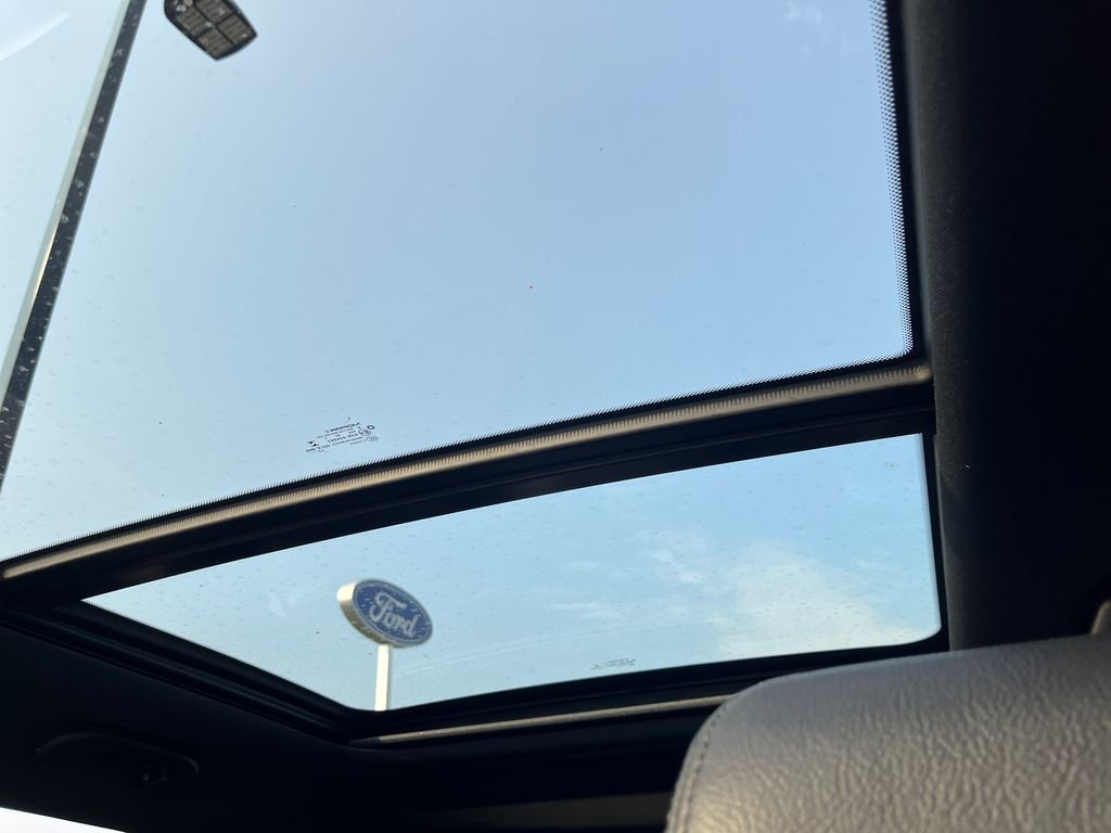 Used 2022 White Jeep Limited image 22