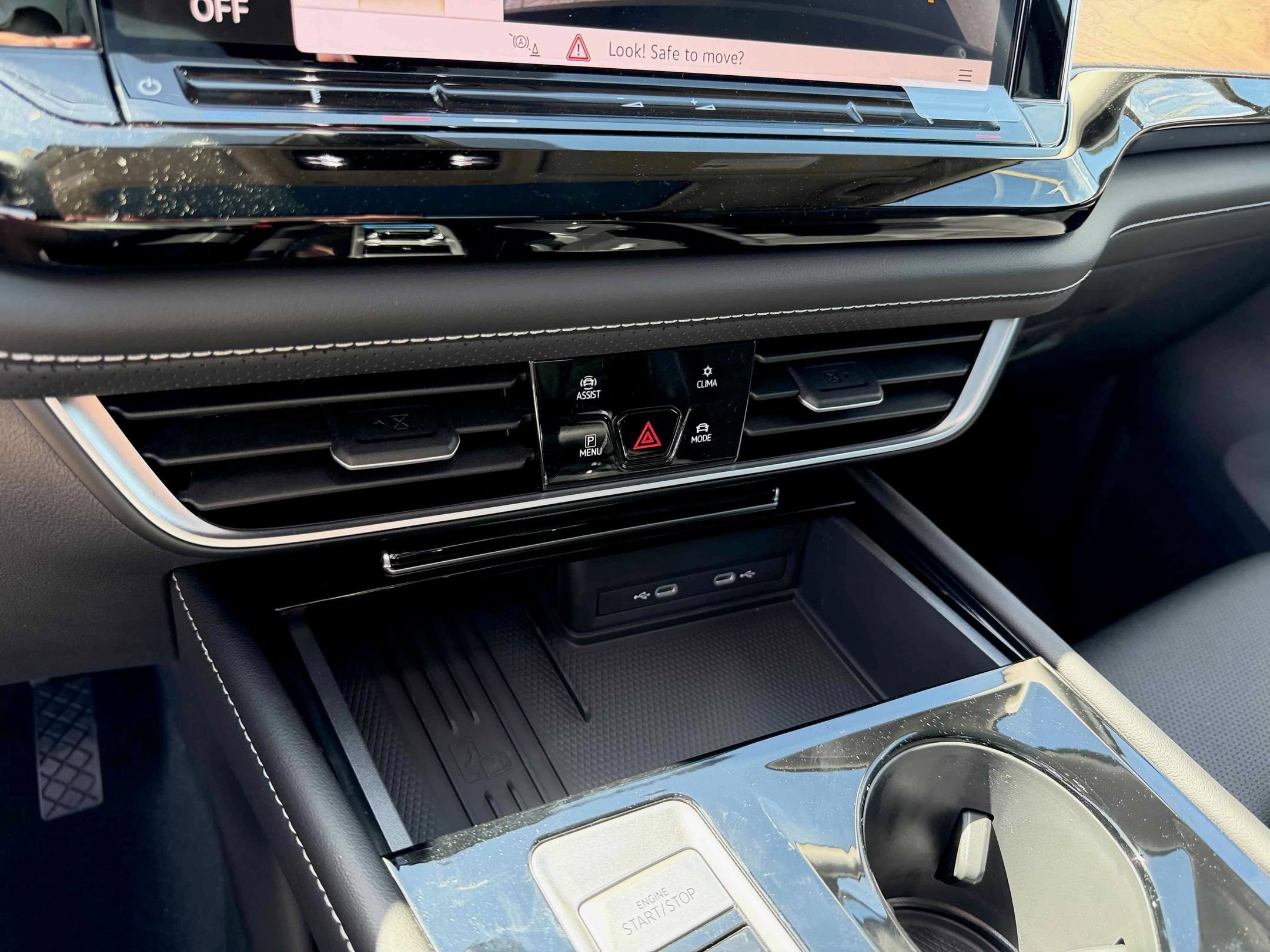 New 2026 Deep Black Volkswagen 2.0T SE w/Technology image 21