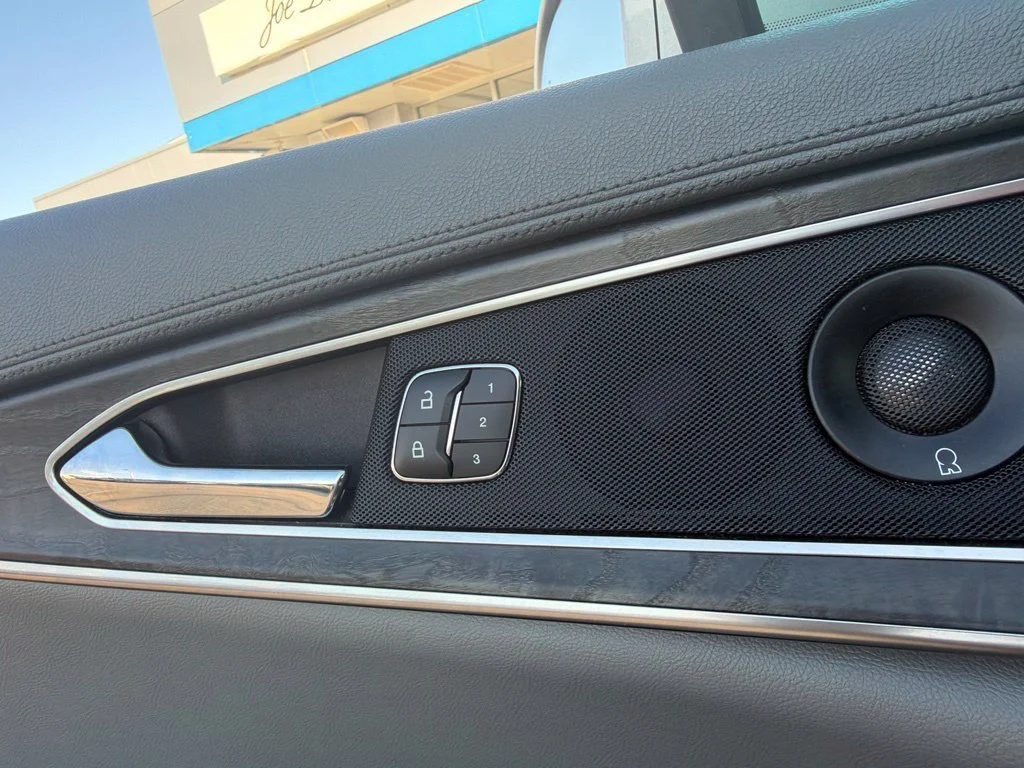 Used 2020 Wh Lincoln Reserve image 26