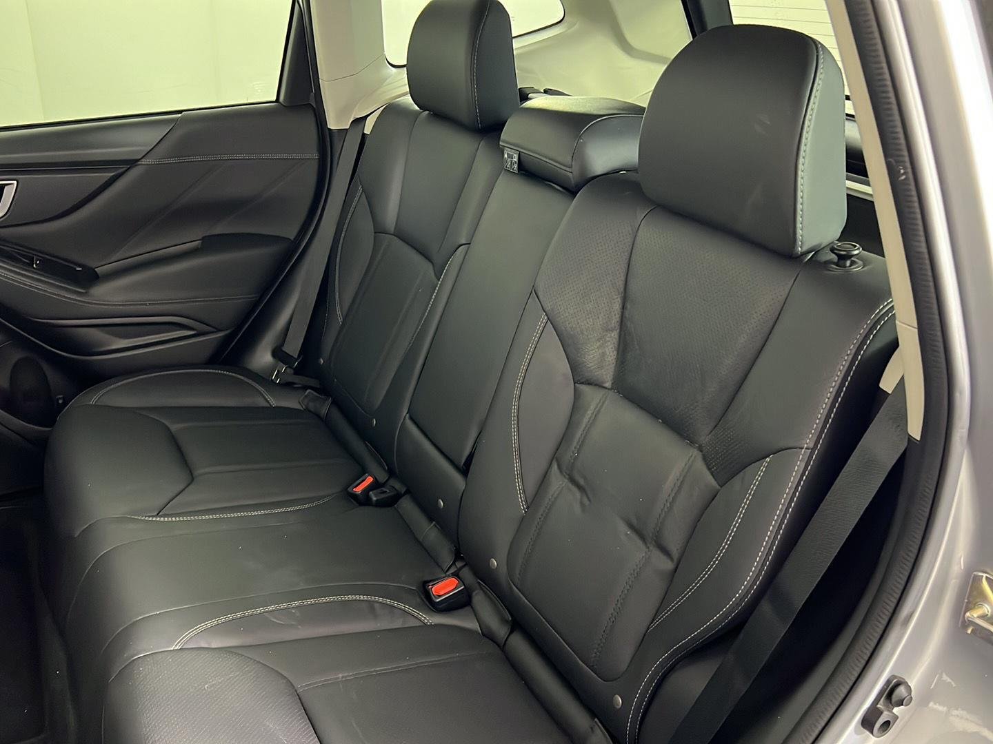 Used 2020 Ice Silver Metallic Subaru Limited image 4