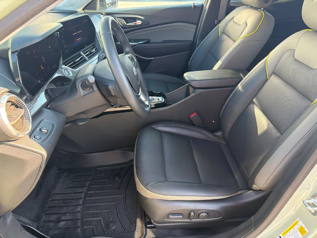 Used 2025 Green Chevrolet ACTIV image 9