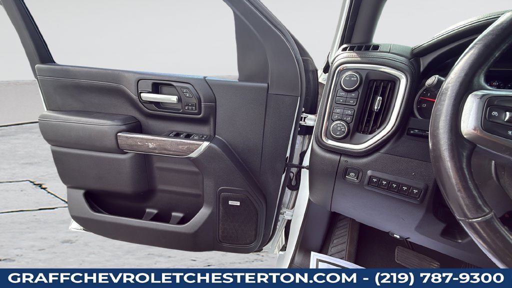 Used 2021 IRIDESCENT PEARL TRICOAT Chevrolet LTZ image 26