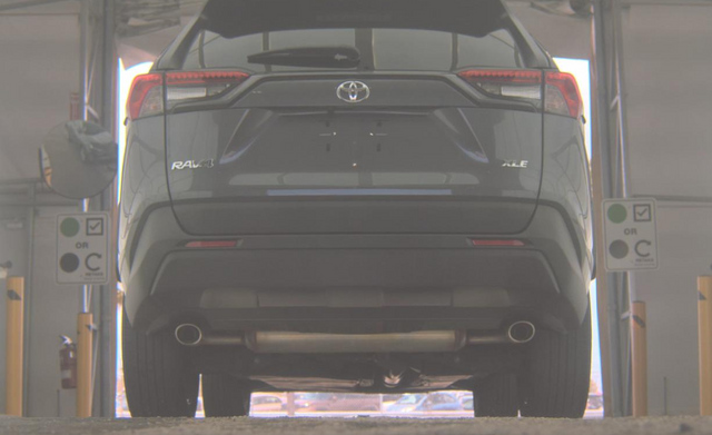 Used 2023 Gray Toyota XLE Premium image 7