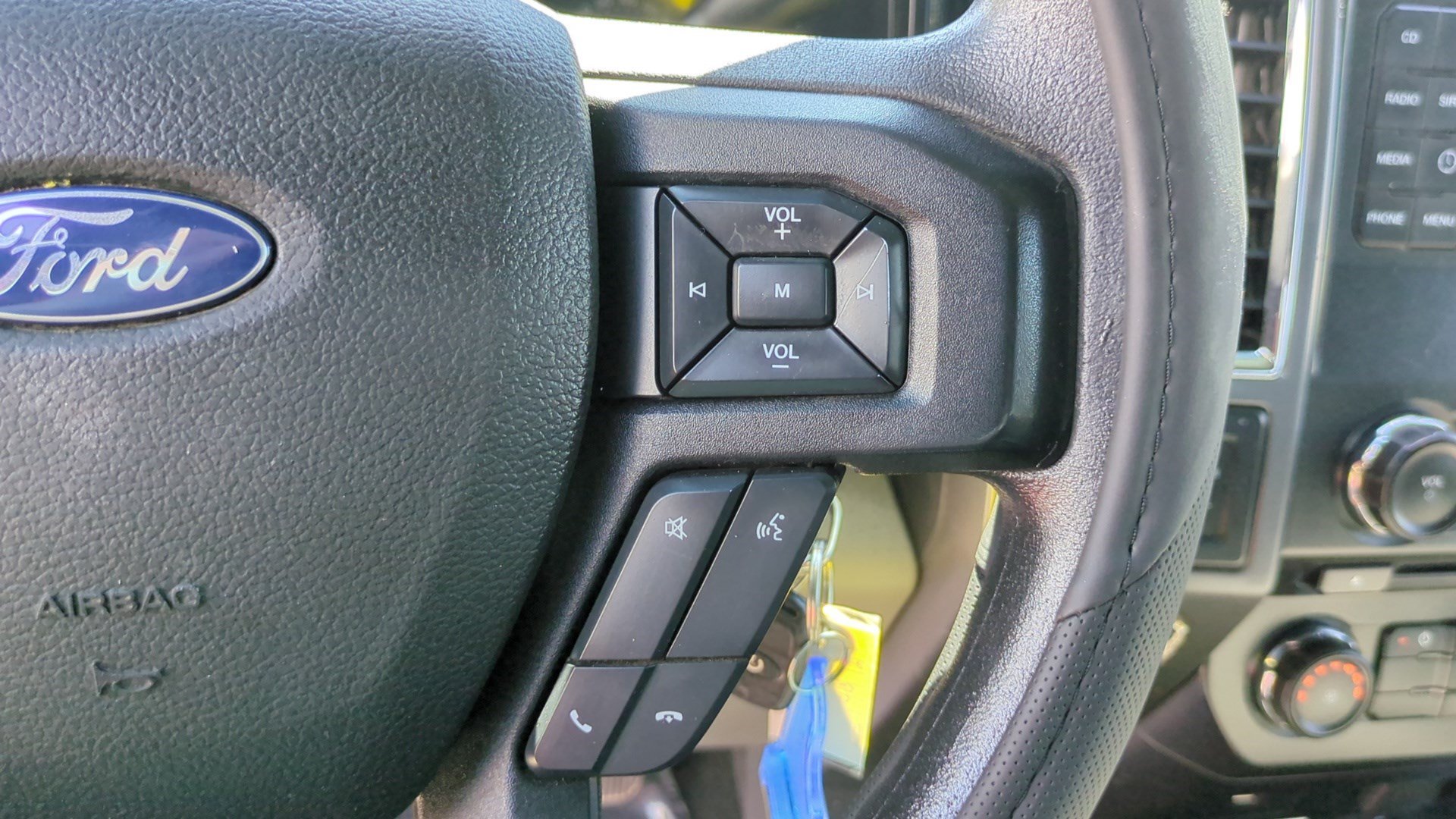Used 2017 Ehite Ford XL image 17