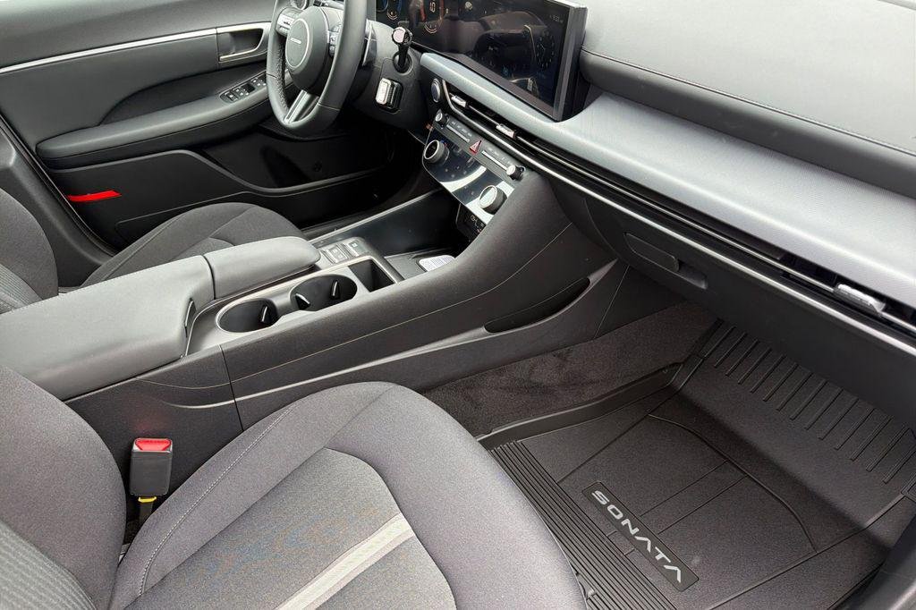 New 2026 White Hyundai SEL Sport image 12