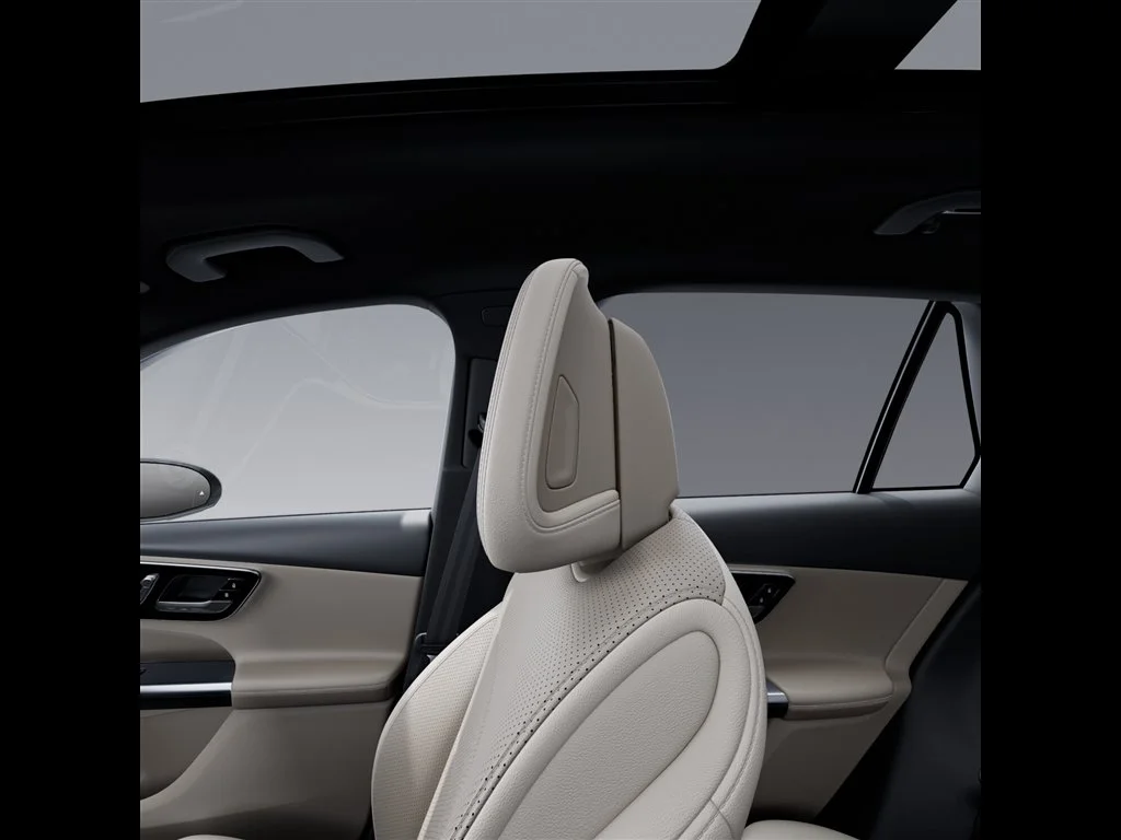 New 2027 MANUFAKTUR Patagonia Red Metallic Mercedes-Benz GLC 300 image 92