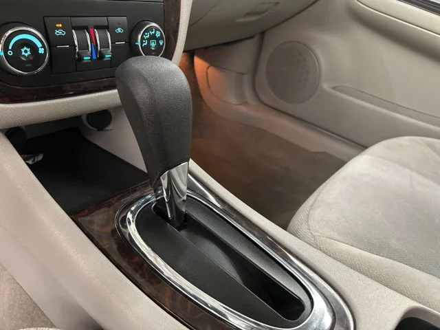 Used 2015 White Chevrolet LT image 11