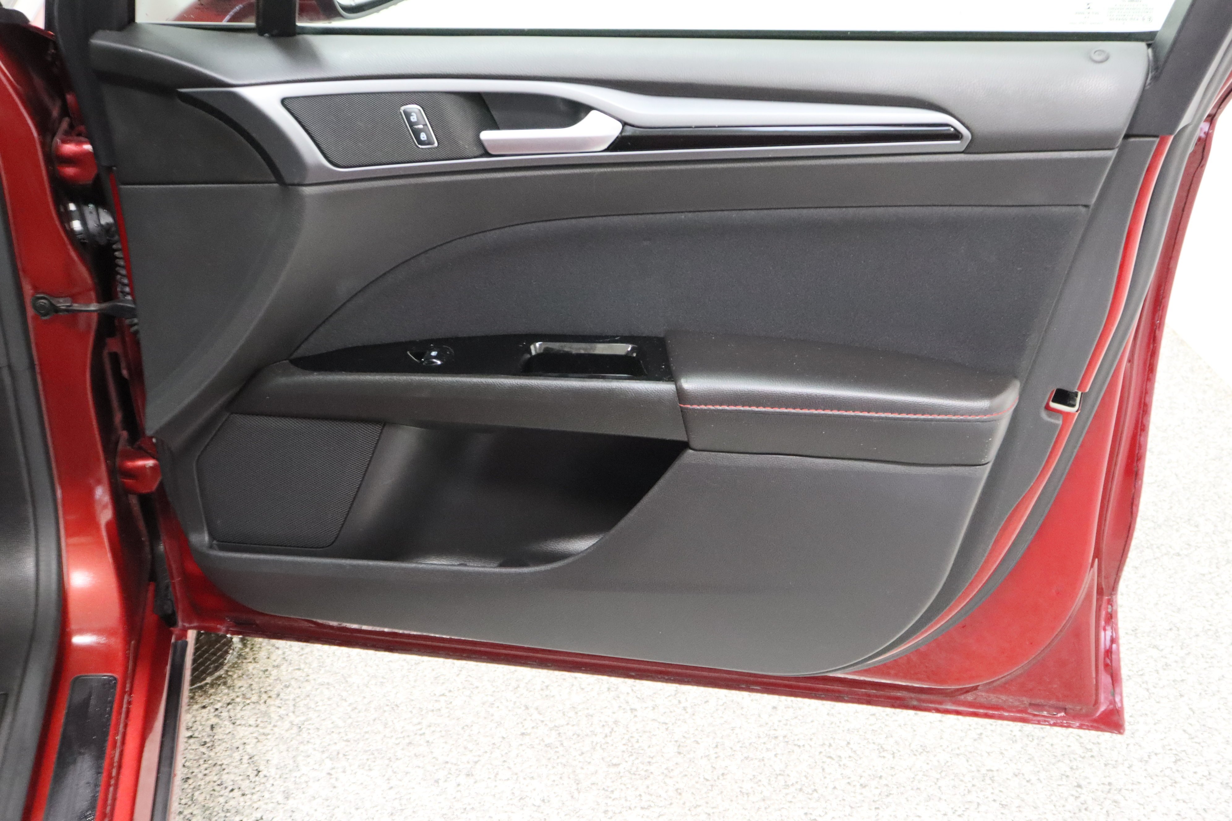Used 2014 Ruby Red Metallic Tinted Clearcoat Ford SE 1.5T image 34
