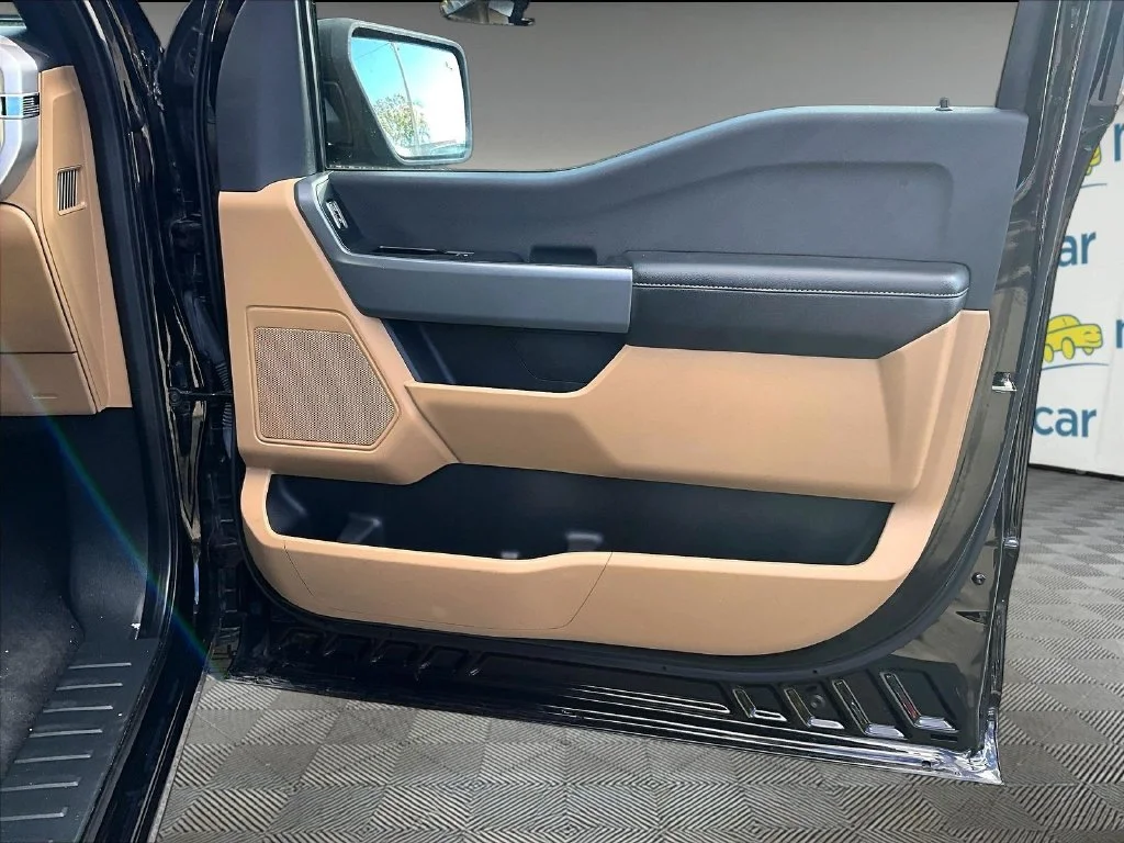 Used 2023 Black Metallic Ford XLT image 19