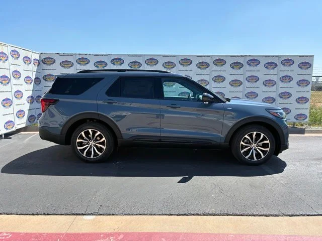 2026 Ford Explorer ST-LINE RWD's photo