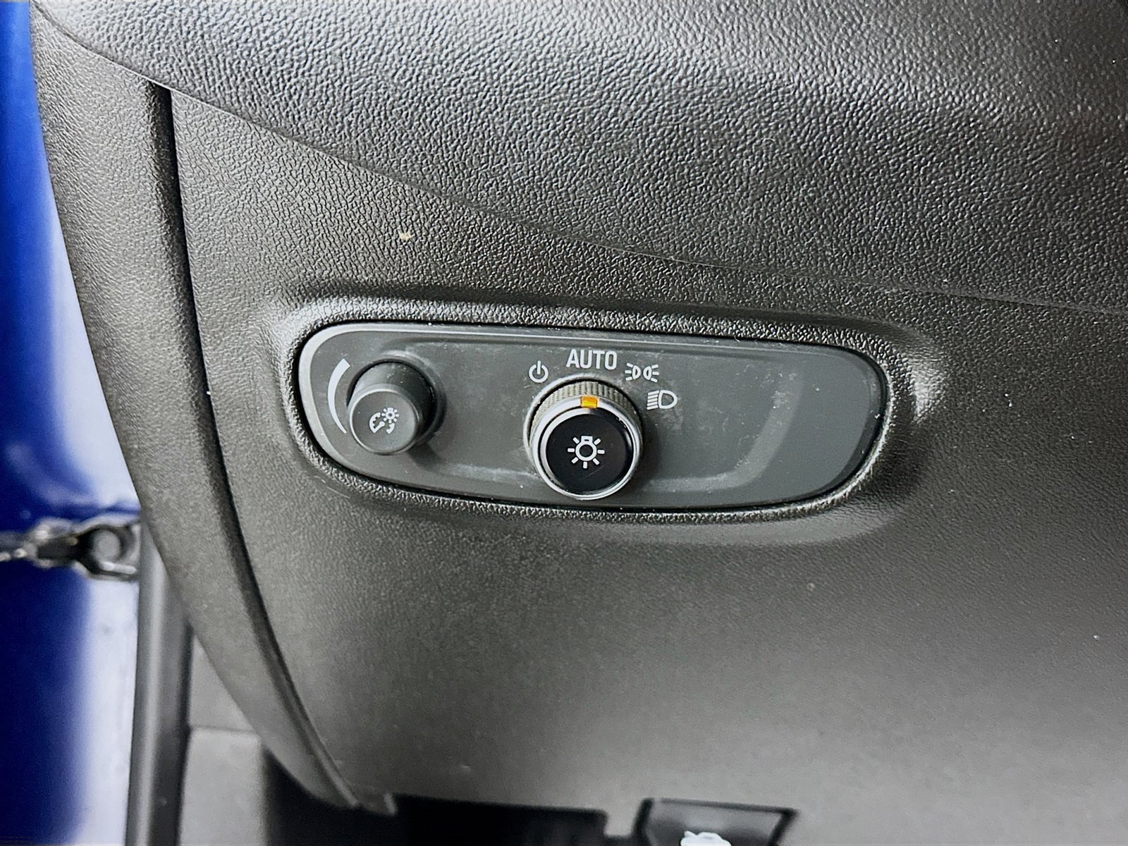 Used 2022 Blue Chevrolet LS image 11