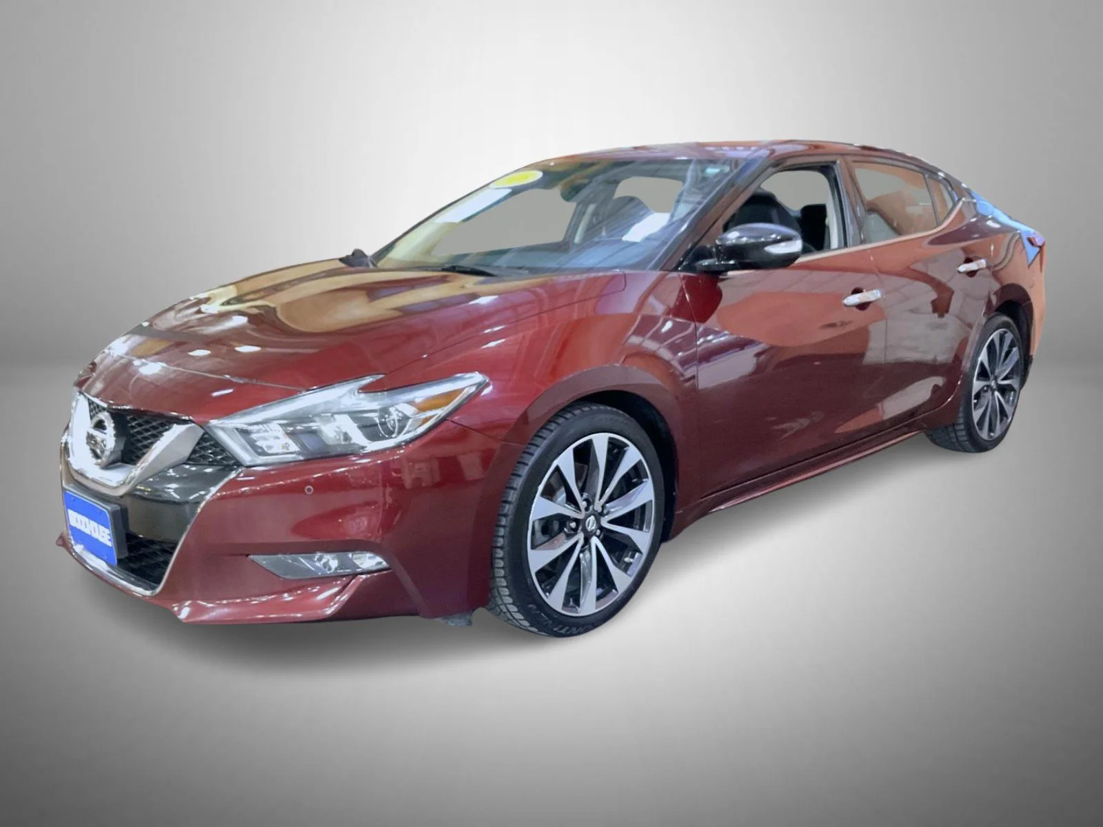 Certified Used 2016 Red Nissan SR image 1