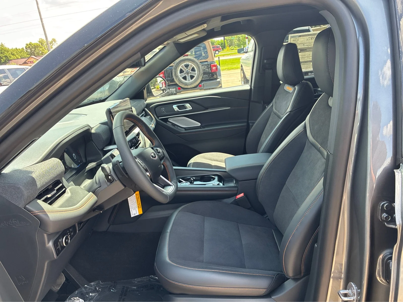 New 2026 Carbonized Gray Metallic Ford Tremor® image 9