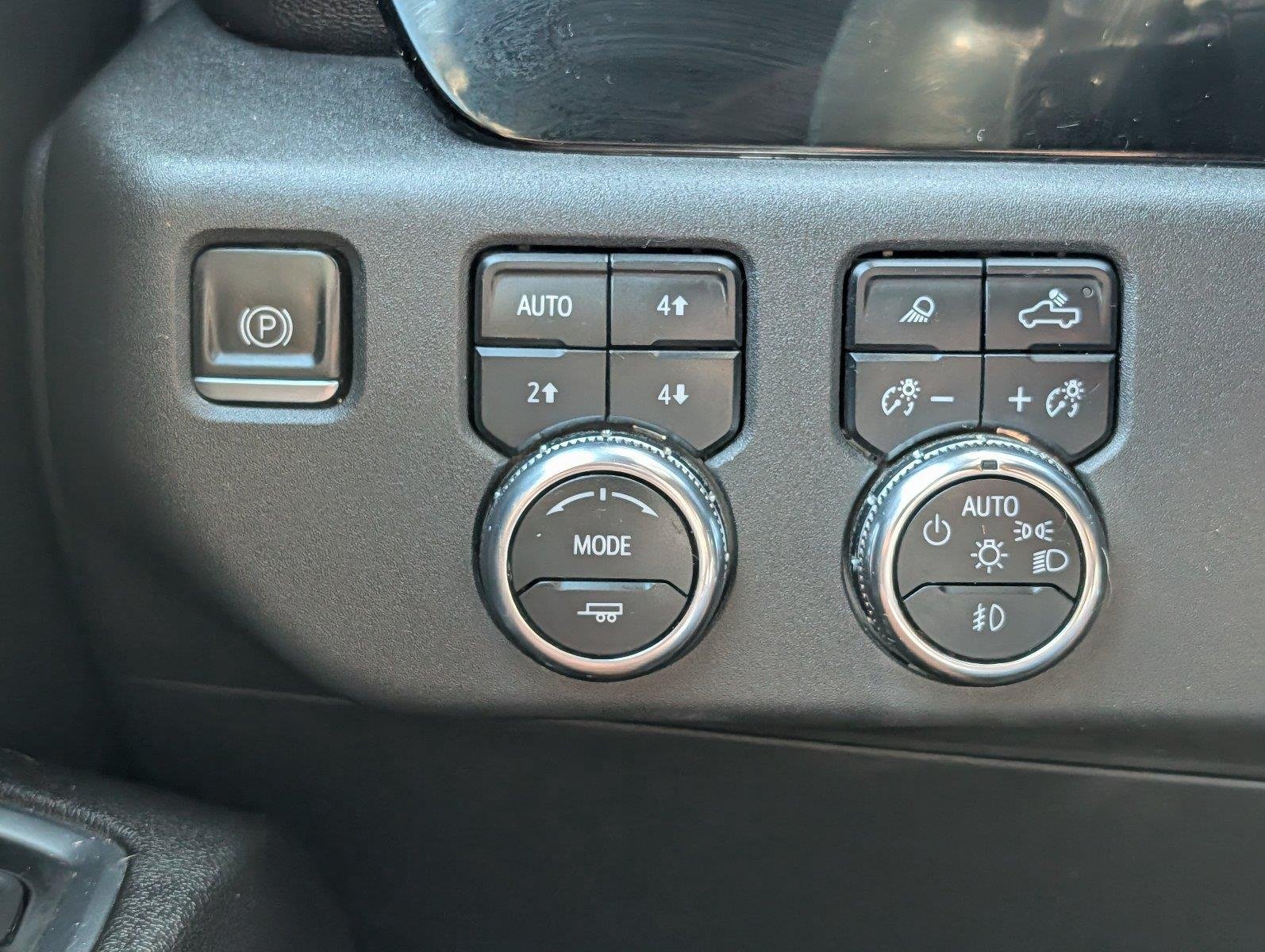 Used 2023 Volcanic Red Tintcoat GMC SLT image 27