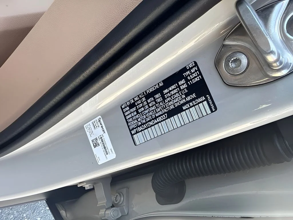 Used 2022  Porsche Base image 37