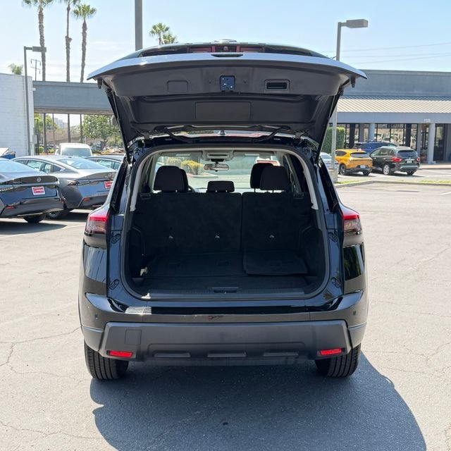 Used 2024 Black Nissan S image 7