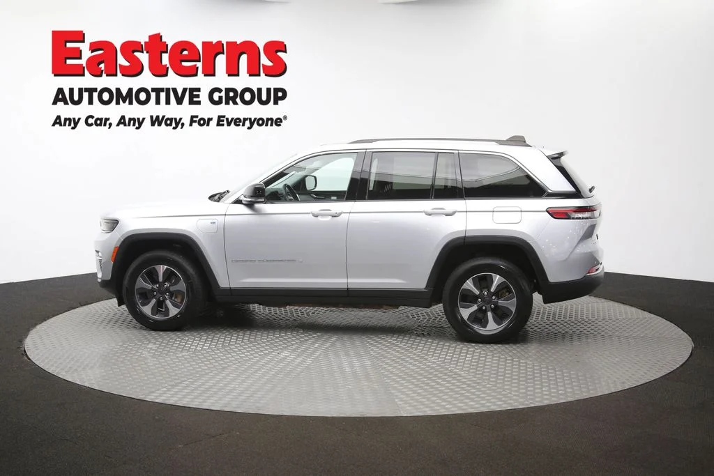 Used 2022 Silver Jeep 4xe image 64
