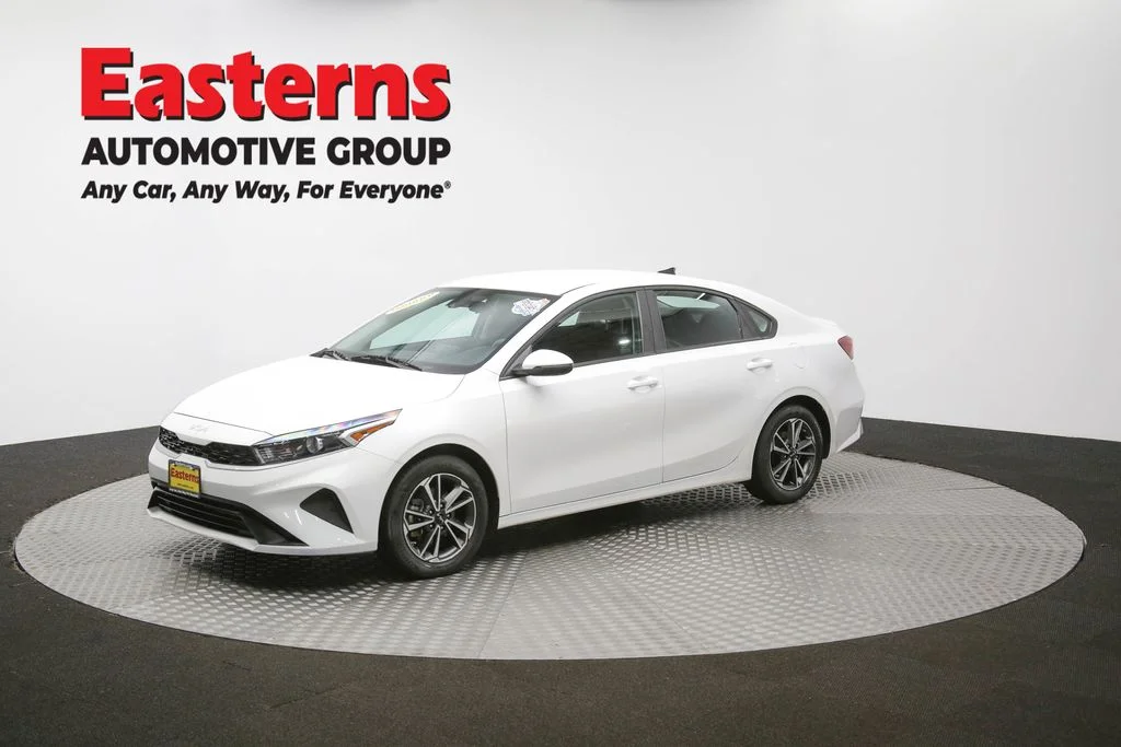 Used 2022 White Kia LXS image 51
