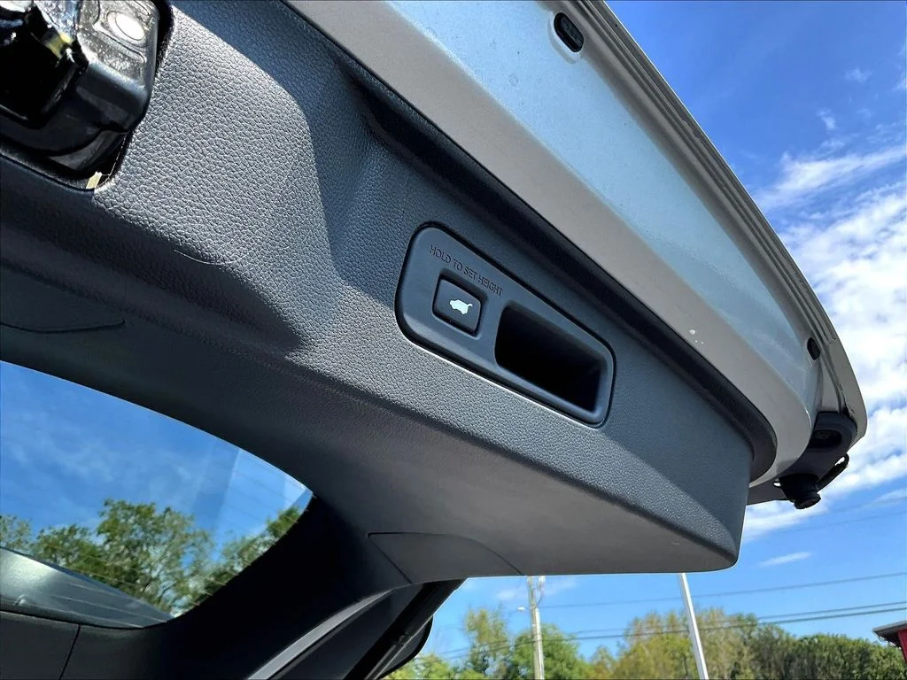 New 2026 Solar Silver Metallic Honda AWD EX-L image 18