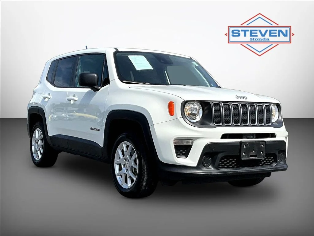 Used 2023 Alpine White Jeep Latitude image 1