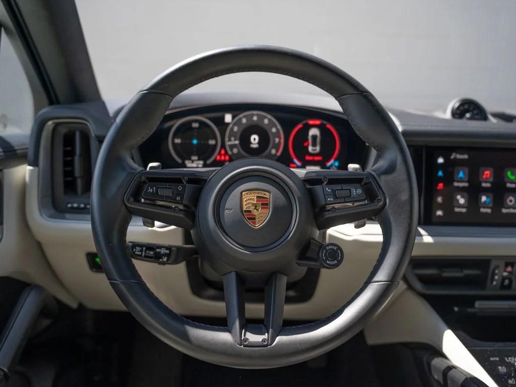 Used 2025 White Porsche Base image 23