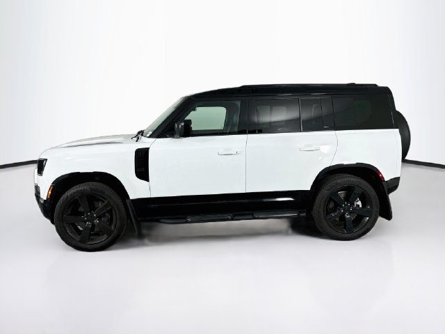 New 2026 White Land Rover X-Dynamic SE image 8