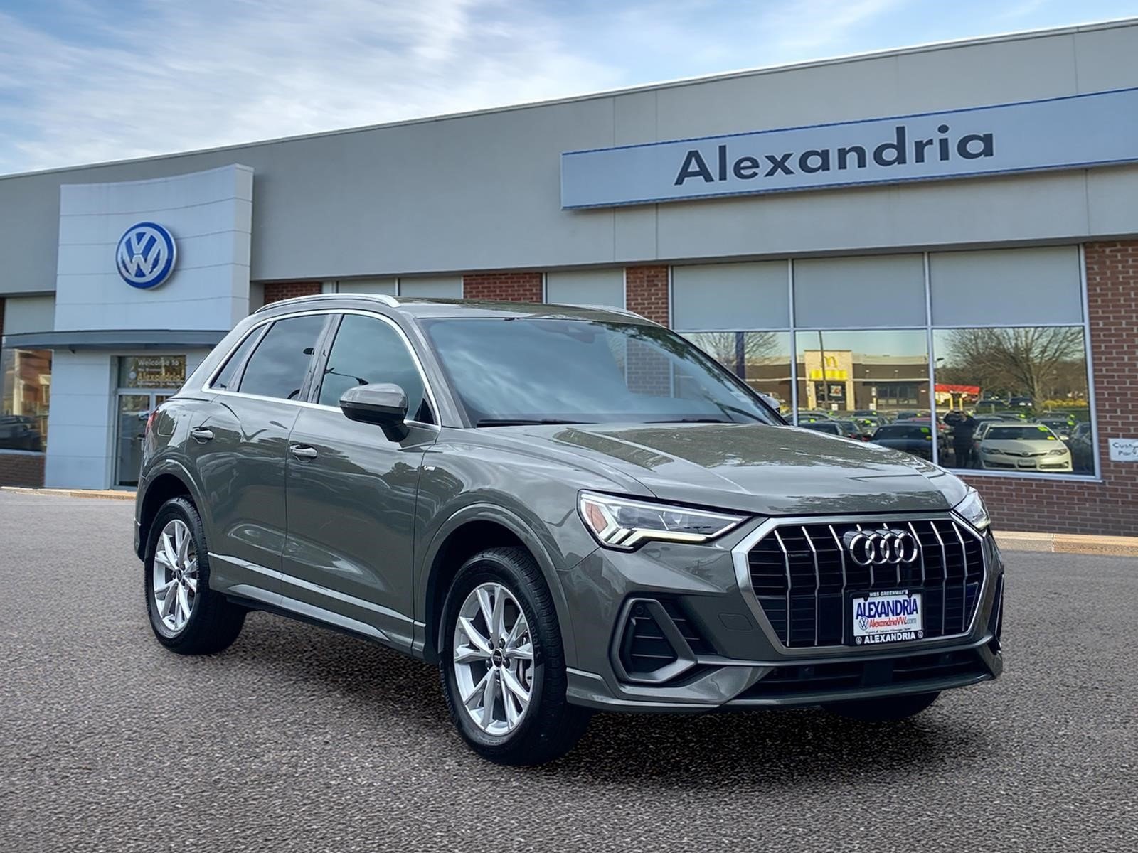 2023 Audi Q3 45 TFSI S Line Premium quattro's photo