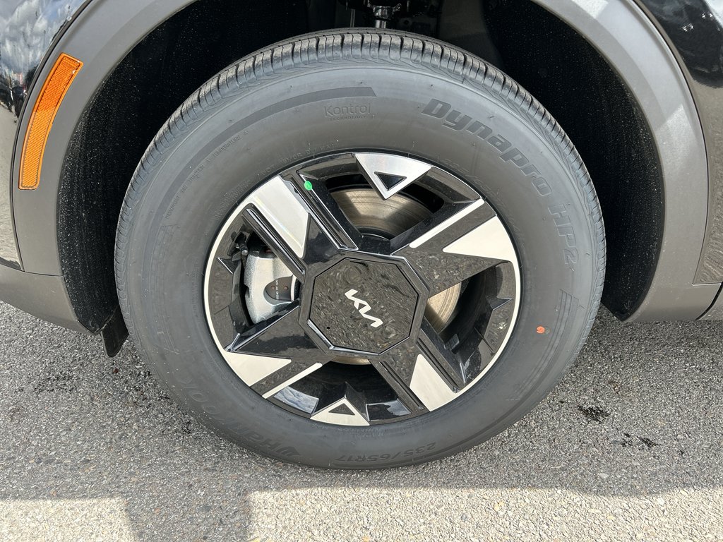 New 2026 Fusion Black Kia LX image 8