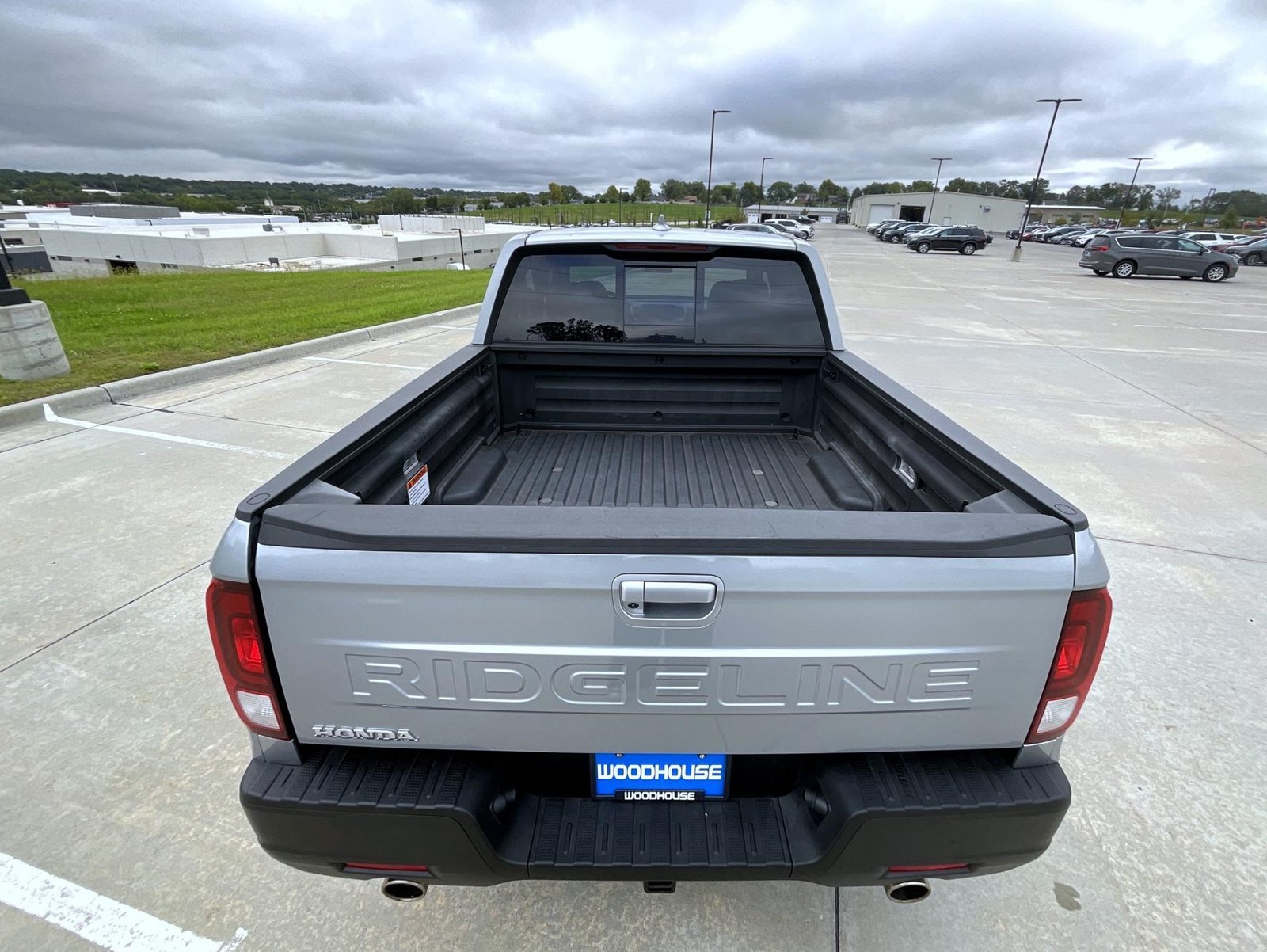 Used 2025 Silver Honda RTL image 9
