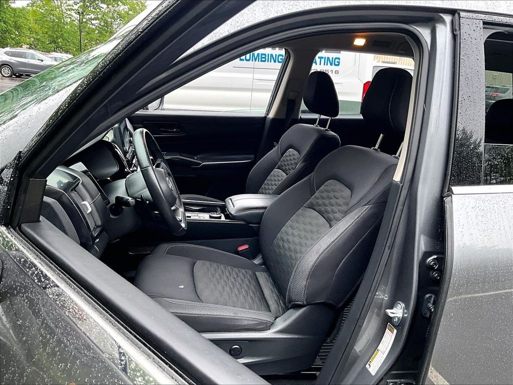 Used 2023 Gun Metallic Nissan SV image 10