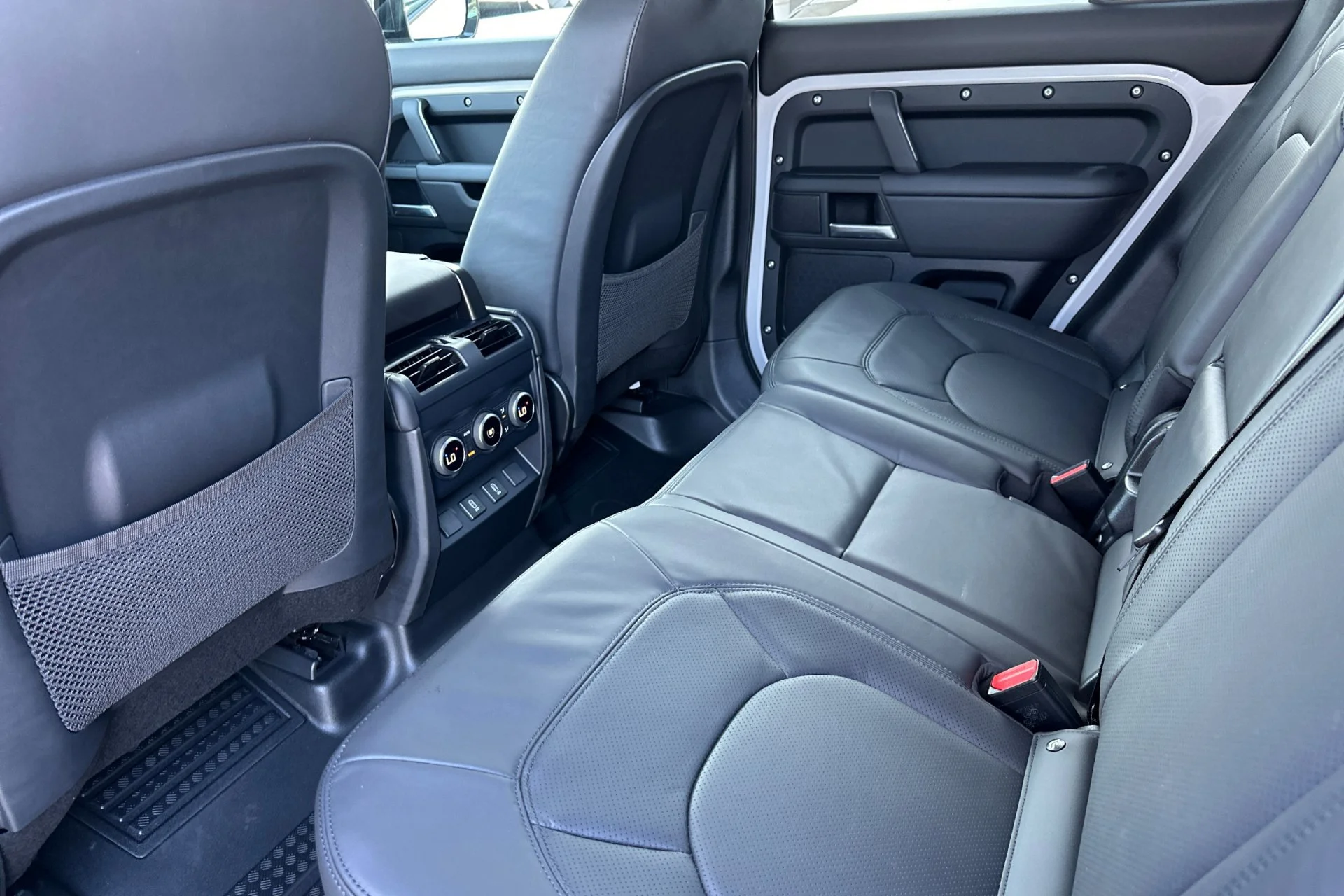 New 2026 BORASCO GREY Land Rover X-Dynamic SE image 4