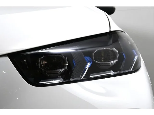 New 2026 Alpine White BMW xDrive40i image 11