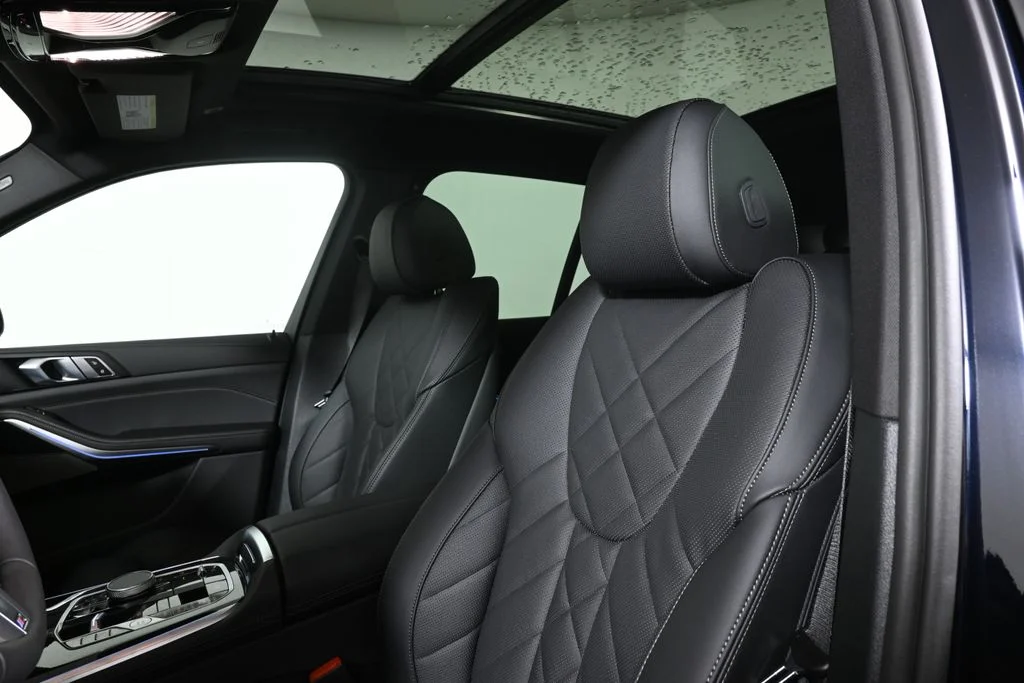 Used 2026 Black BMW xDrive50e image 16
