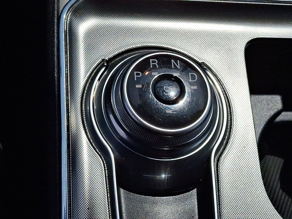Used 2022  Ford SEL image 15
