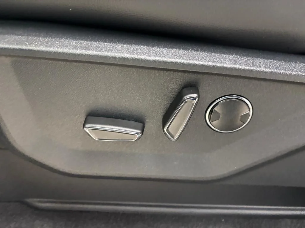 New 2026 Star White Metallic Tri-Coat Ford Lariat® image 20