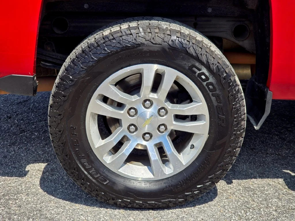 Used 2018 Red Chevrolet LT image 14