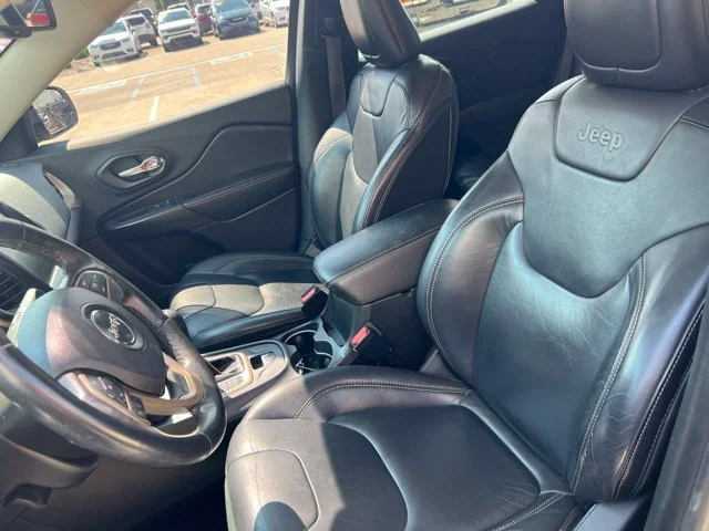 Used 2016 Red Jeep Limited image 11