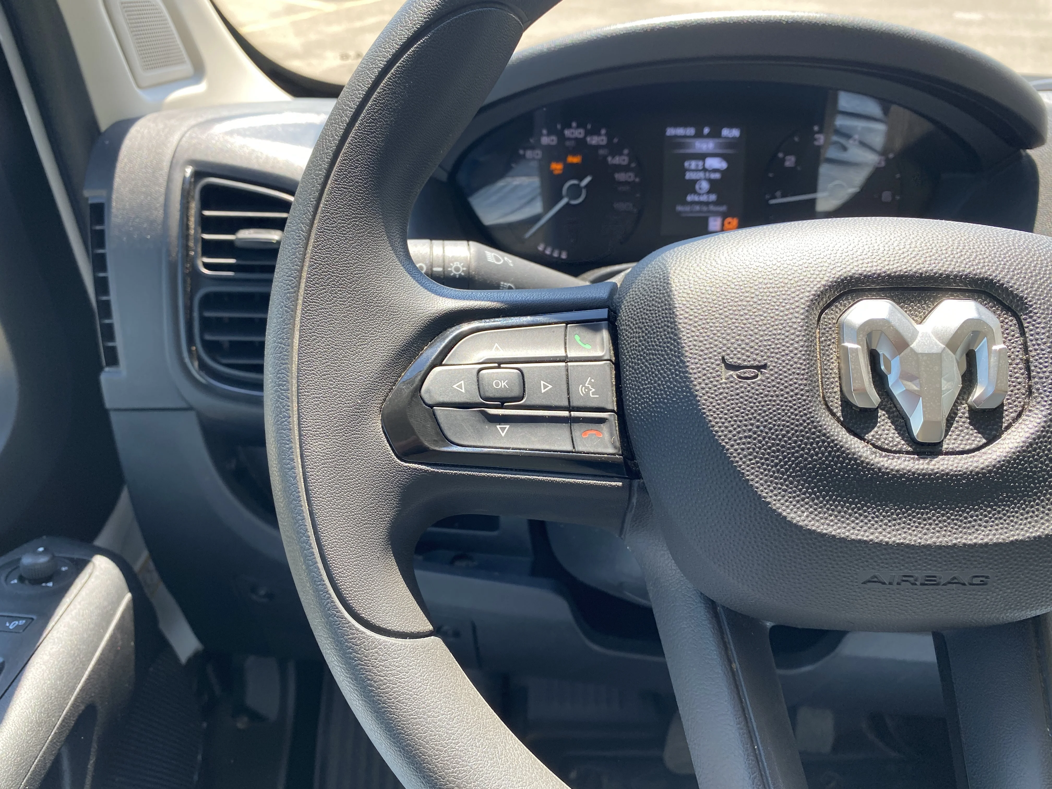 Used 2025 White Ram Tradesman 2500 High Roof 136 WB * RADAR CRUISE * APPLE CARPLAY/ANDROID AUTO * image 11