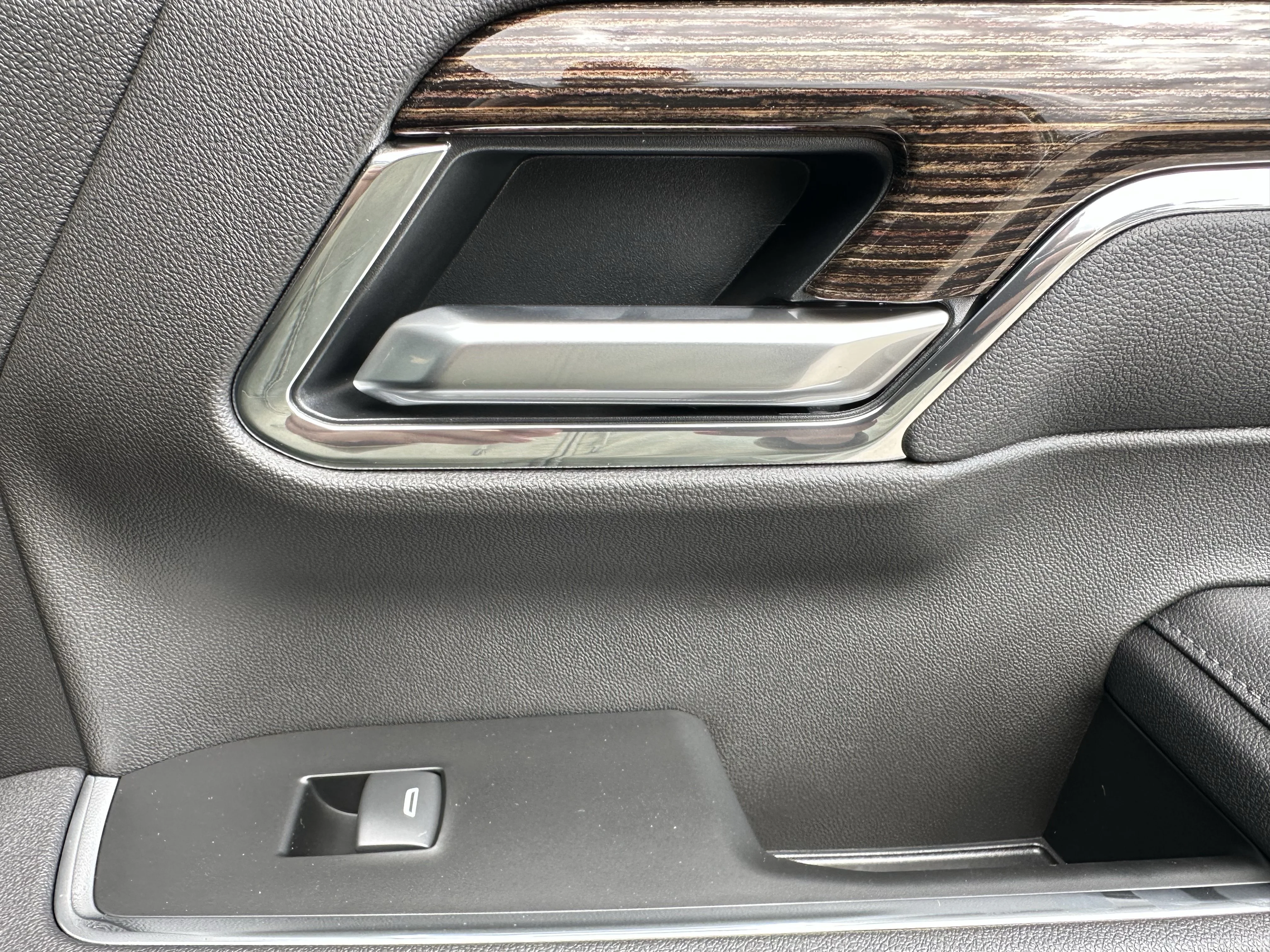 New 2026 Onyx Black GMC Elevation image 21
