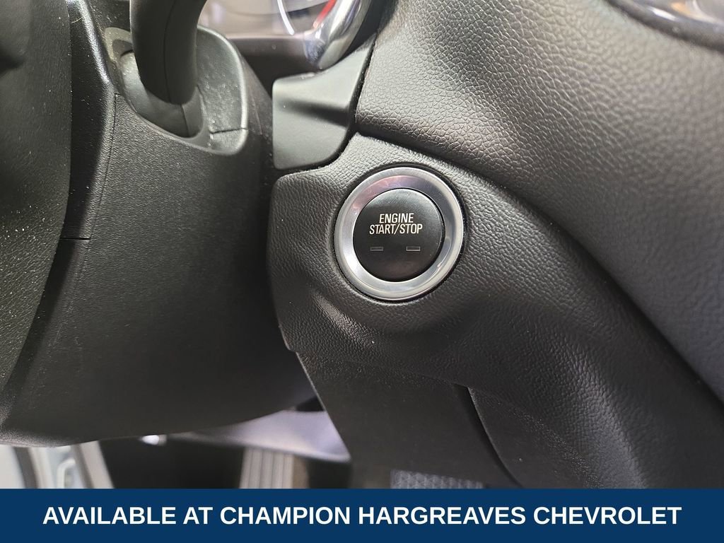 Used 2019 SUMMIT WHITE Chevrolet LT image 22