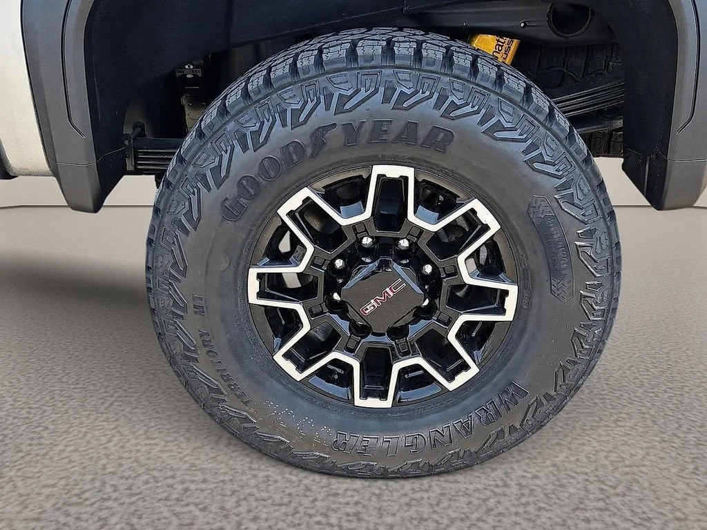 2026 GMC Sierra 2500HD AT4X - Photo 8