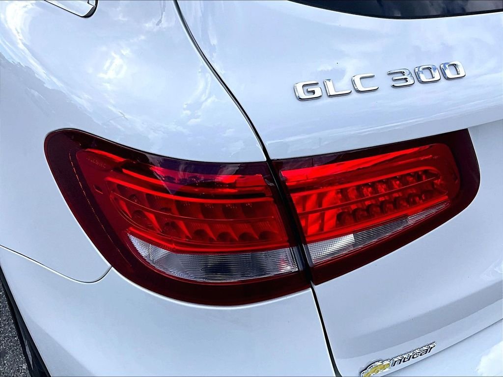 Used 2019 White Mercedes-Benz GLC 300 image 33