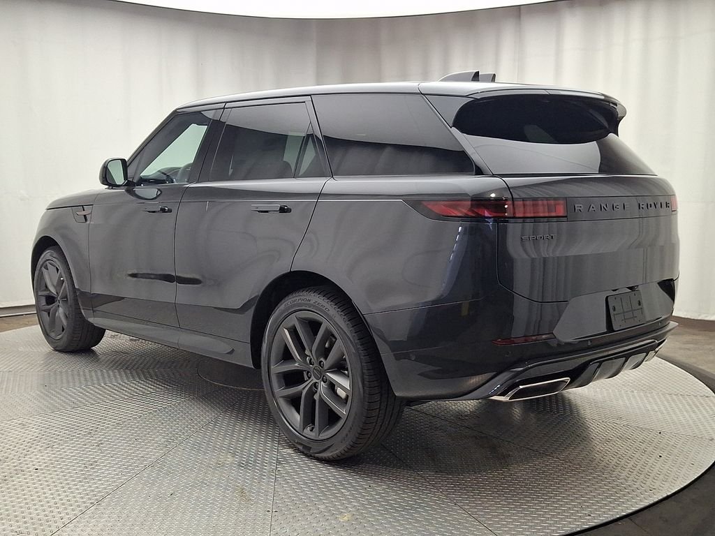 New 2026 Carpathian Grey Land Rover Dynamic SE image 4