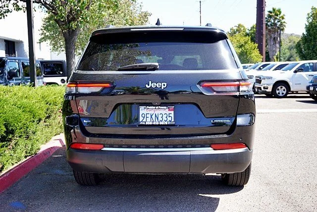 Used 2023 Black Jeep Laredo image 8