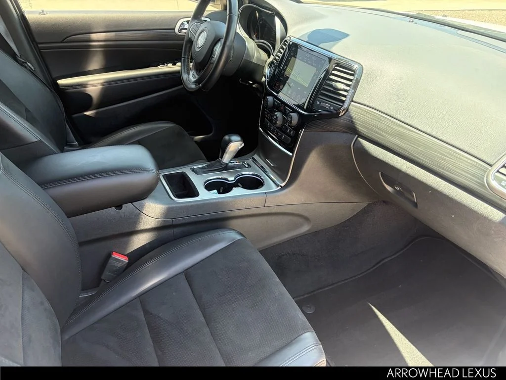 Used 2022 White Jeep Laredo X image 30