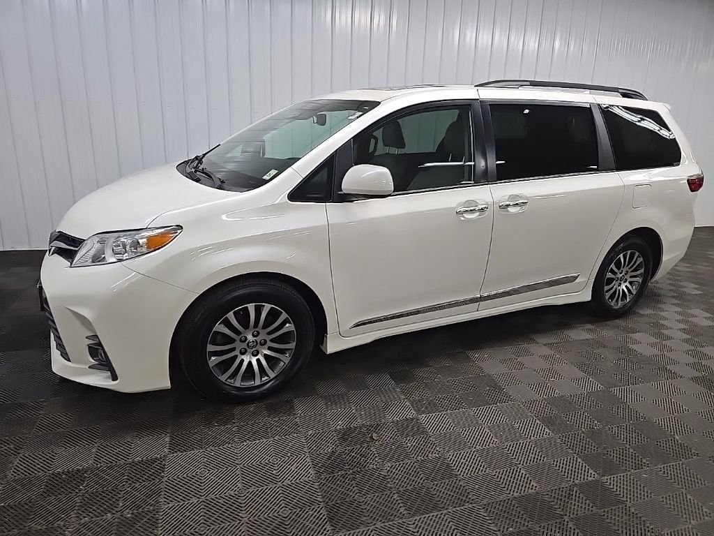 Used 2020 White Toyota XLE image 6