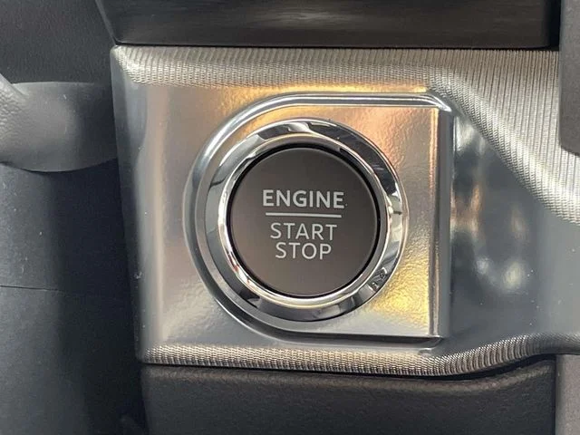 New 2026 Oxford White Ford Lariat® image 23