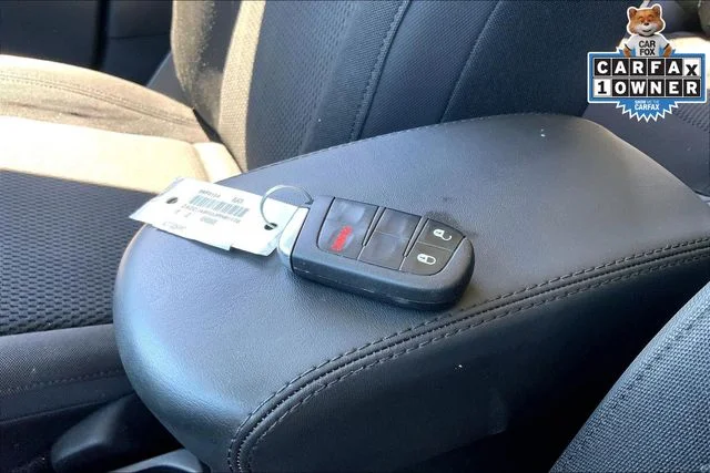 Used 2018 Black Jeep Latitude image 11