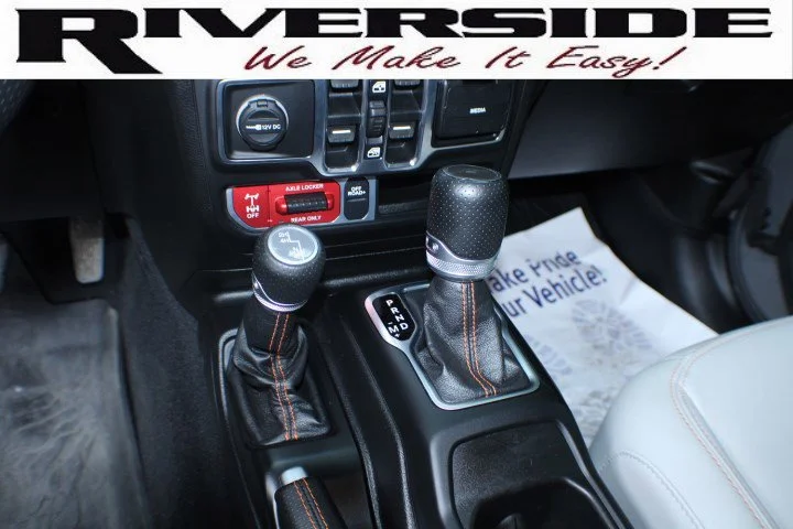 Used 2020 Sting-Gray Clearcoat Jeep Mojave image 11