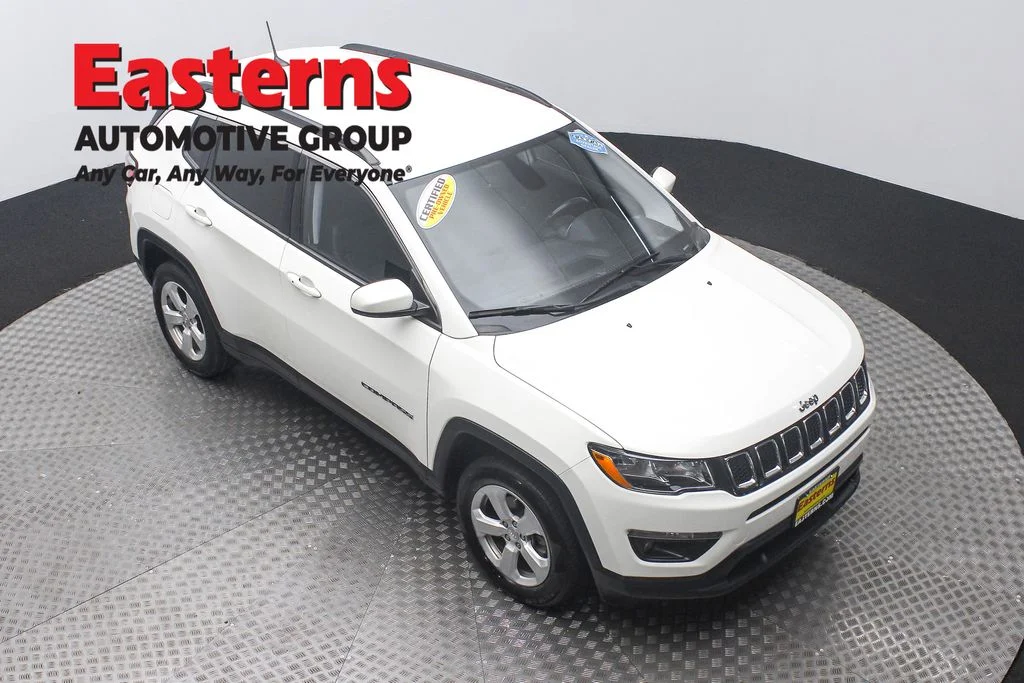 Used 2019 White Jeep Latitude image 3